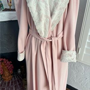 Vintage Vanity Fair Shabby Chic house robe..